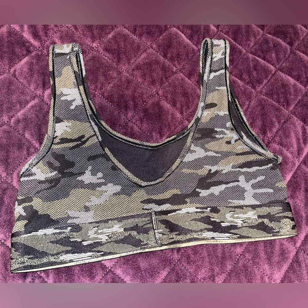 NWOT Calvin Klein Camo Print Sports Bra - Picture 6 of 7